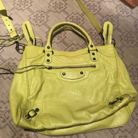 Authentic balenciaga velo bag in lime yellow used - Picture 1 of 8